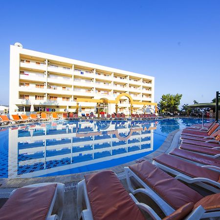 Tuntas Family Suites Кушадасъ Екстериор снимка