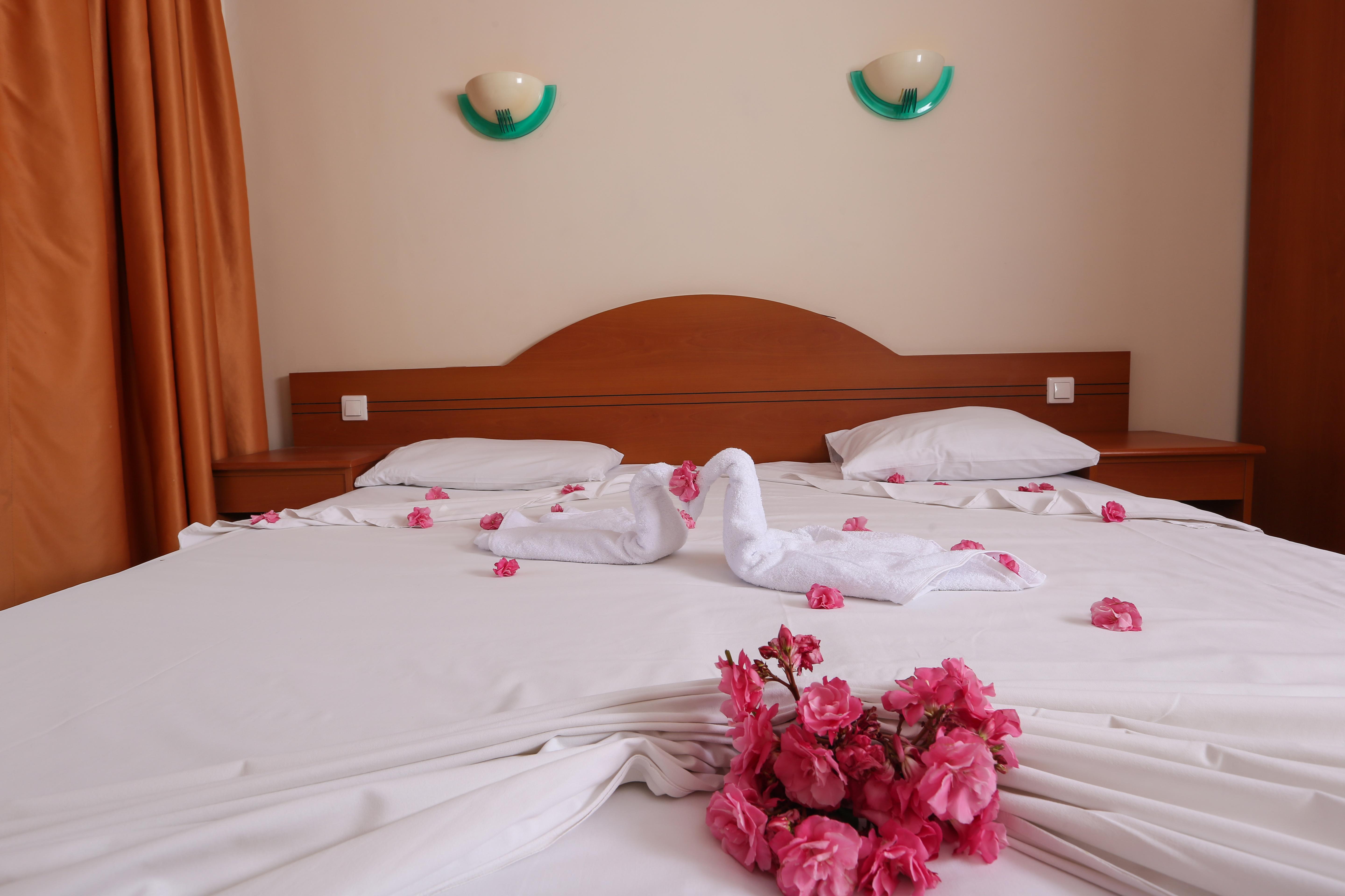 Tuntas Family Suites Кушадасъ Екстериор снимка