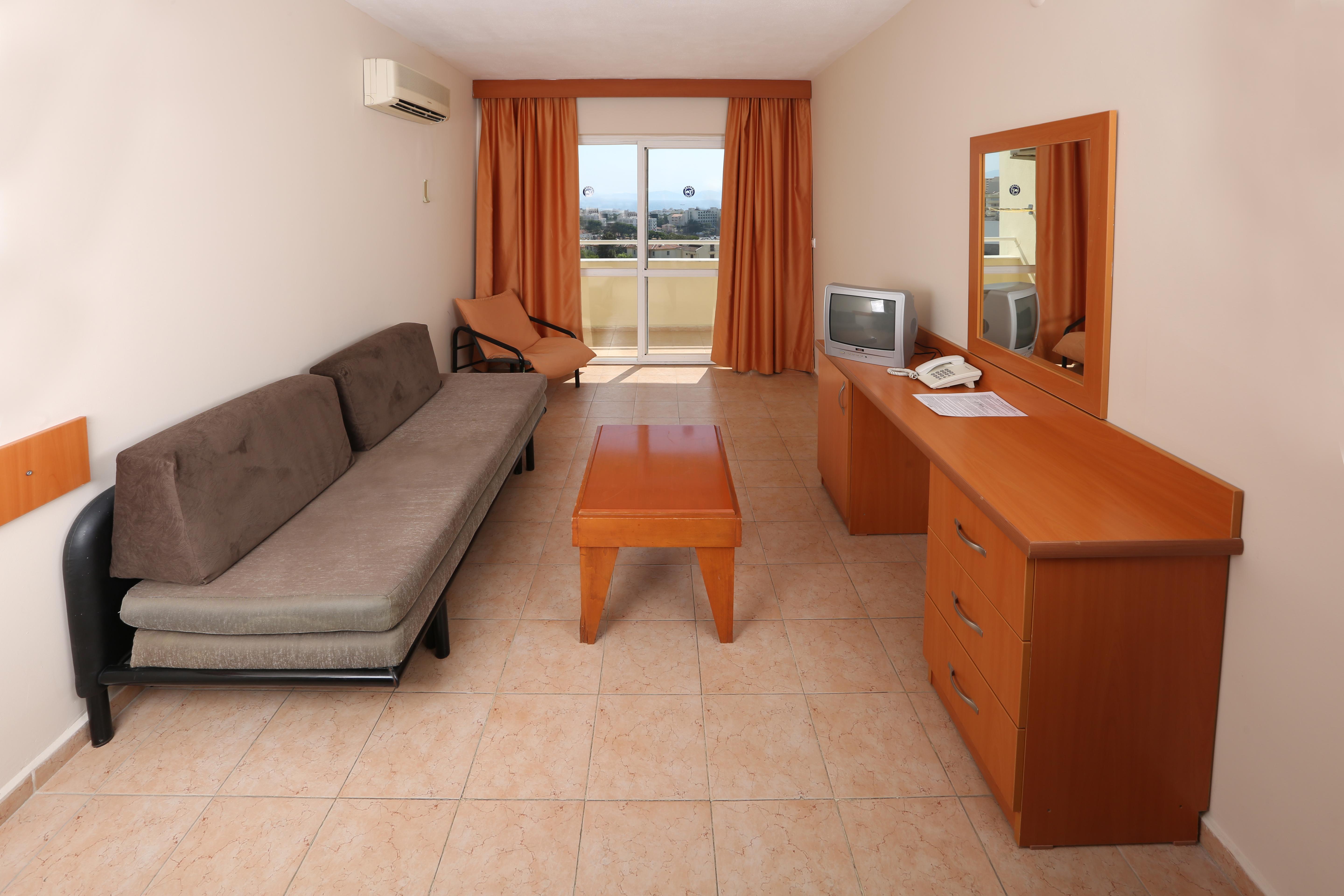 Tuntas Family Suites Кушадасъ Екстериор снимка