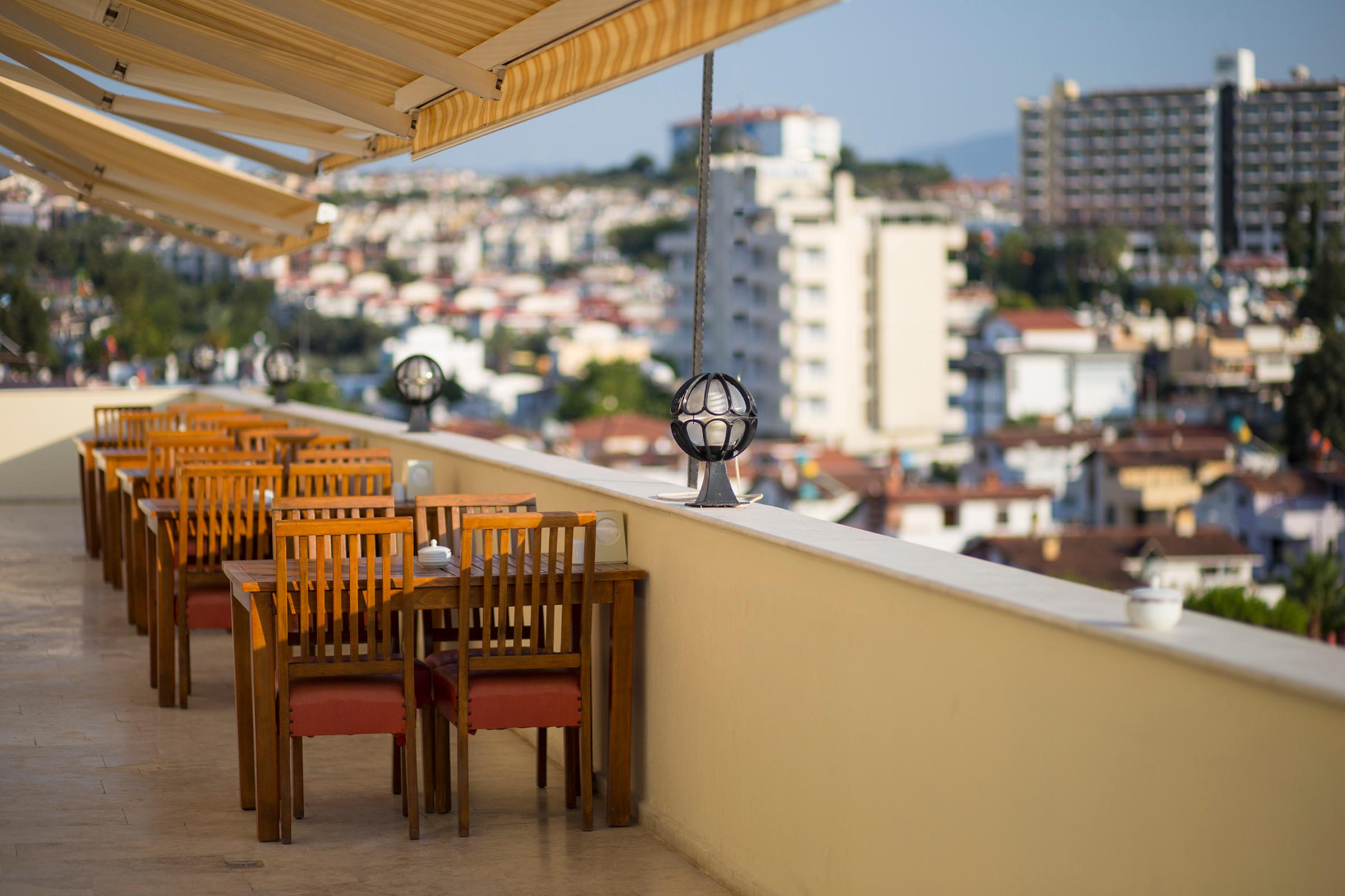 Tuntas Family Suites Кушадасъ Екстериор снимка