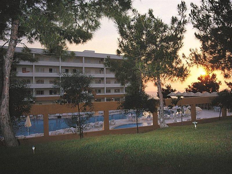 Tuntas Family Suites Кушадасъ Екстериор снимка